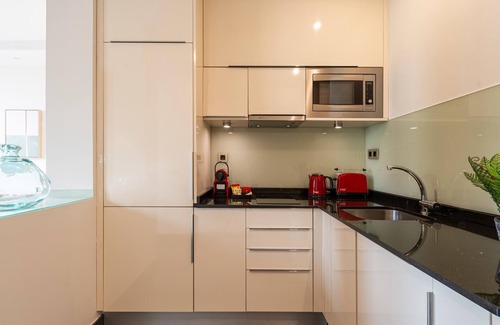 Trafalgar Apartment | Sandoval - Superior 1 Bedroom with Sofa Bed