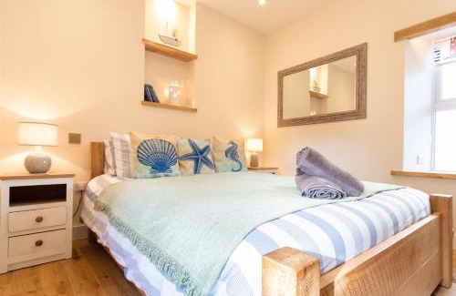 Marazion Apartment | Sandpiper, apartment across from the beach