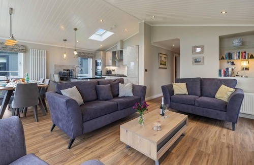 Penally House | Sandpiper - Luxury Lodge Close to Beach Pet Friendly