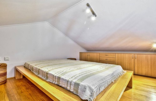 Petrovija Apartment | SANDRA house with apartments / LANA 1
