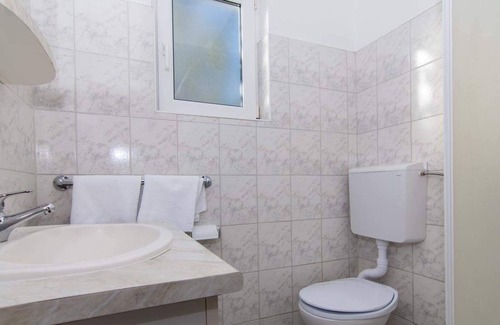Okrug Donji Apartment | Sandra - Quiet & Close to the Beach - SA2