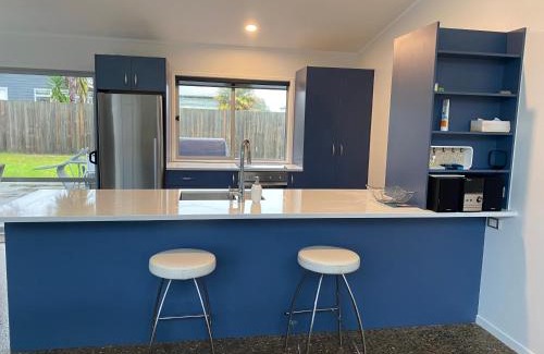 Matarangi House | Sands Beach House - Matarangi Holiday Home