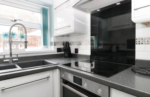 Marske-by-the-Sea Cottage | SANDS END COTTAGE, pet friendly, with a garden in Marske-By-The-Sea