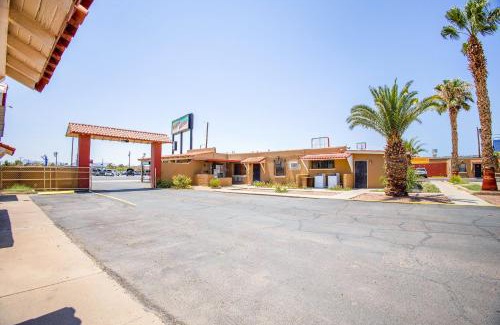 El Paso Hotel | Sands Motel By OYO El Paso near Airport