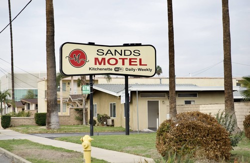 Ontario Hotel | Sands Motel