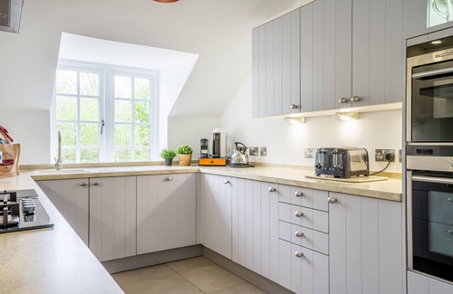 Sandsend Cottage | Sandsend - Pheasant House - a family break that sleeps 6 guests in 3 bedrooms