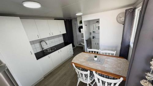 Sandstone Point House | Sandstone Point Cove Studio