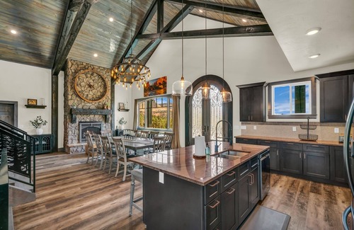 Orderville House | Sandstone Pointe: Elegance Among the Cliffs