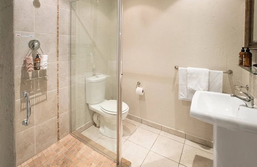 Greater Johannesburg Metropolitan Area Bed & Breakfast | Sandton Slippers