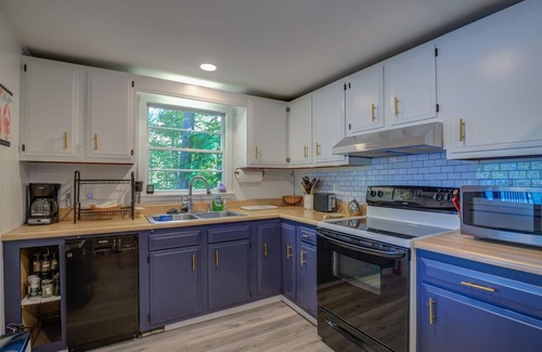 Standish Cottage | SANDY BEACH! Northeast shore of Frye Island