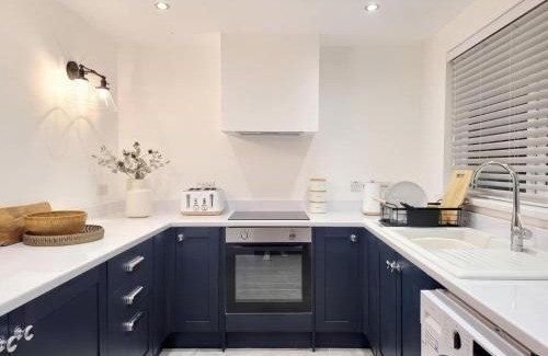 Portrush House | Sandy Beaches Portrush - Steps from Beach & Dining