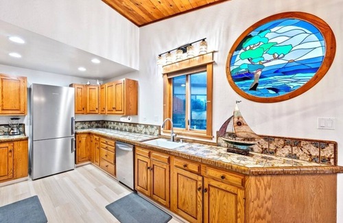 Opal Cliffs House | Sandy BEACHFRONT Surfside - at Corcoran Beach, Newly Remodeled w/HOT TUB!