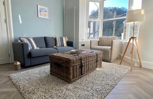 Combe Martin Apartment | ‘Sandy Bottom’ - Apartment by the sea