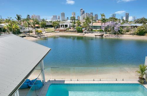 Broadbeach Waters House | Sandy Cove