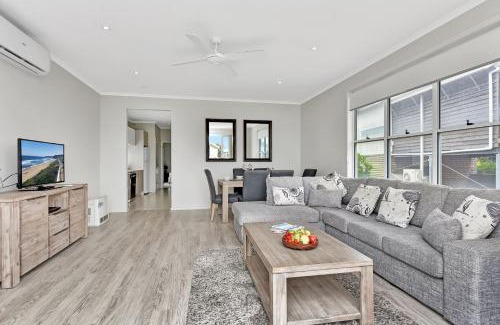 Caves Beach Villa | Sandy Drift at Caves Beach Villas