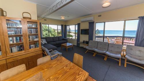Carrickalinga House | Sandy Feet 31 Gold Coast Drive