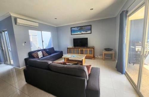 Jurien Bay House | Sandy Feet