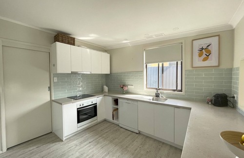 Copacabana House | Sandy Feet Beach House, 3 Bedrooms, 2 Bathrooms only 350m from Copacabana Beach