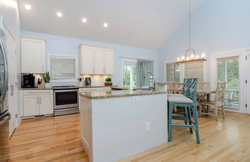 Shell Island House | Sandy Feet Retreat: 6 bedroom single family home on private street