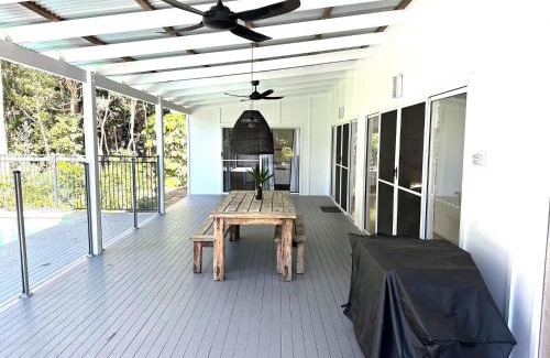 Rainbow Beach House | Sandy Feet - Rainbow Shores