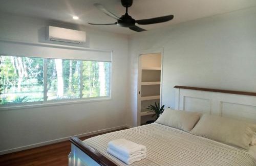 Rainbow Beach House | Sandy Feet - Rainbow Shores