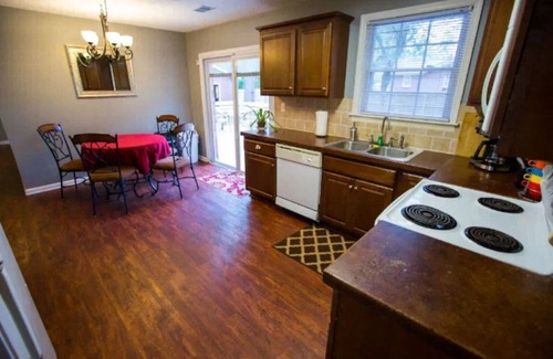 Charleston House | Sandy Oaks: The Best of Both Worlds!