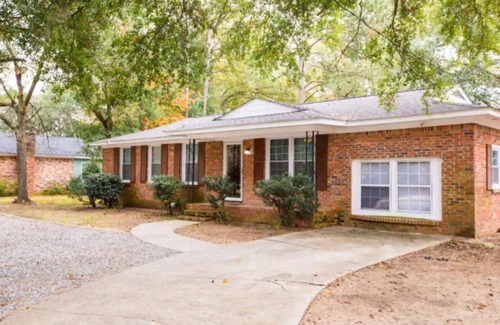 Charleston House | Sandy Oaks: The Best of Both Worlds!