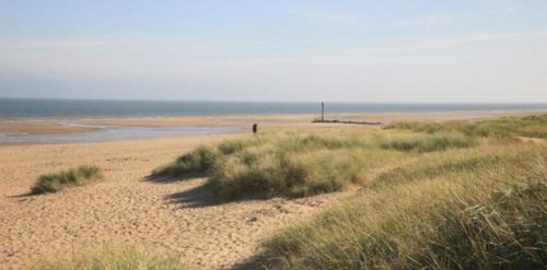 Anderby Creek House | Sandy Paws Anderby Creek - Very Dog Friendly
