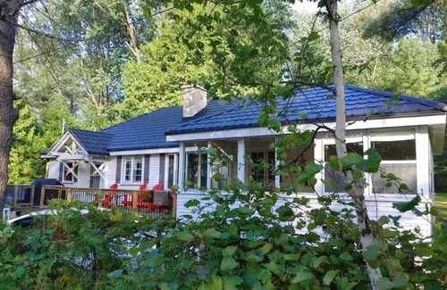 Gravenhurst Cottage | Sandy Pines Cottage. Lake Muskoka, Gravenhurst
