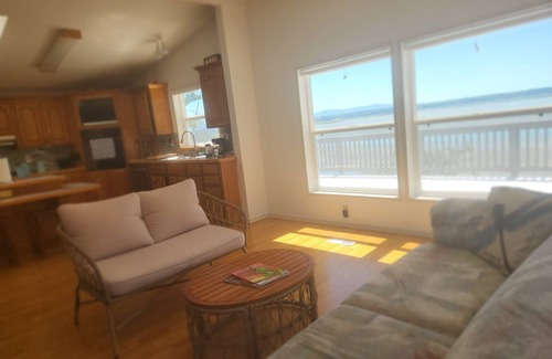 Ferndale House | Sandy Point Waterfront Retreat
