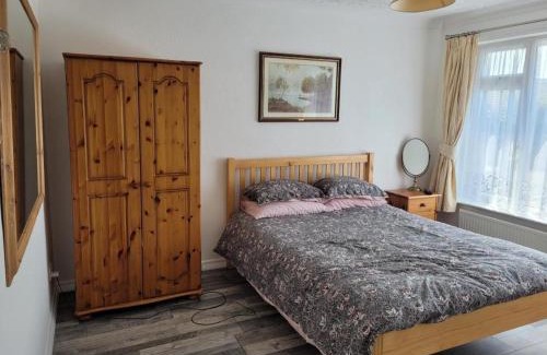 Weston-super-Mare Apartment | sandy retreat