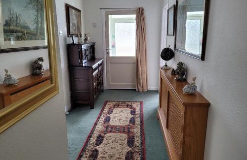 Weston-super-Mare Apartment | Sandy Retreat