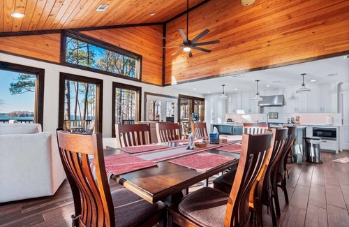 Brookeland House | Sandy Rock Point - Waterfront at Lake Sam Rayburn - Sandy Beach
