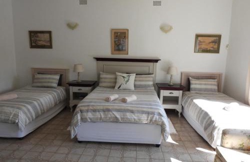 Graaff-Reinet Apartment | Sandy's Place Graaff Reinet