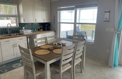 Spanish Wells Cottage | Sandy & Salty Beach Cottage