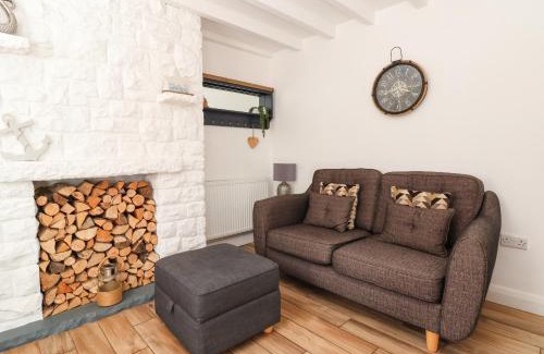 Conwy House | Sandy Shell Cottage