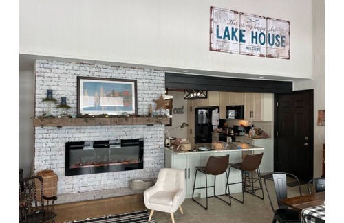 Shell Lake House | Sandy Shell Lake Shining Bright