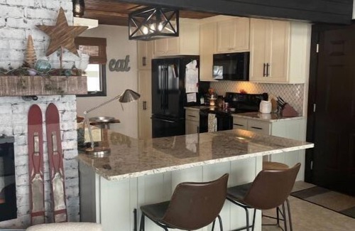 Shell Lake House | Sandy Shell Lake Shining Bright