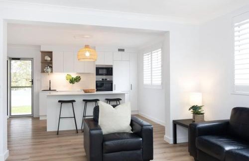 Mollymook Beach Apartment | Sandy Shores