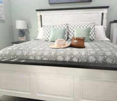 San Luis House | Sandy Shores Beach House in Treasure Island