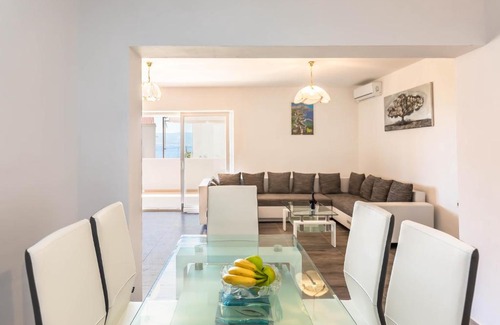 Dugi Rat Apartment | Sandy Smile