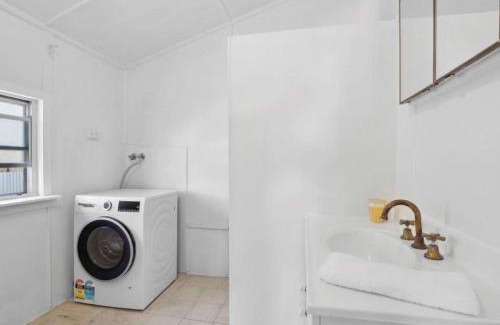 Sawtell House | Sandy Toes