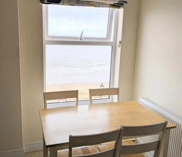 Burnham-on-Sea Apartment | Sandy Toes - Top floor with stunning sea view!