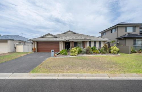 Yamba House | Sangard - LJHooker Yamba