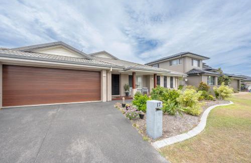 Yamba House | Sangard - LJHooker Yamba