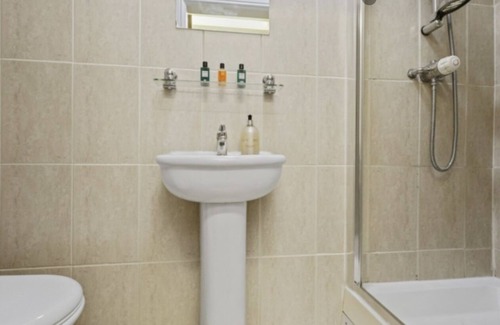 Leicester City Centre Bed & Breakfast | Sangha Halls