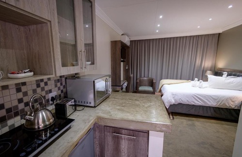 Bloemfontein Cabin | Sangiro Game Lodge