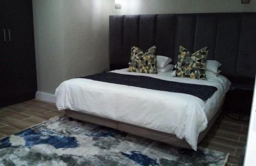 Himeville House | Sani Pass Manor Guest House