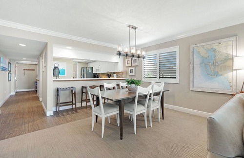 Beachview Country Club Estates Condo | Sanibel Beachfront Full Gulf View Condo! 3BR, 2 Bath! Pool, Tennis, Pickleball!