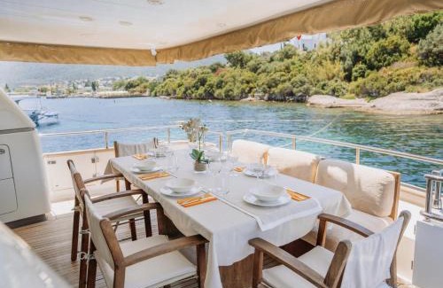 Yalikavak City Center Boat Rental | SANLORENZO SL Deluxe Motoryacht